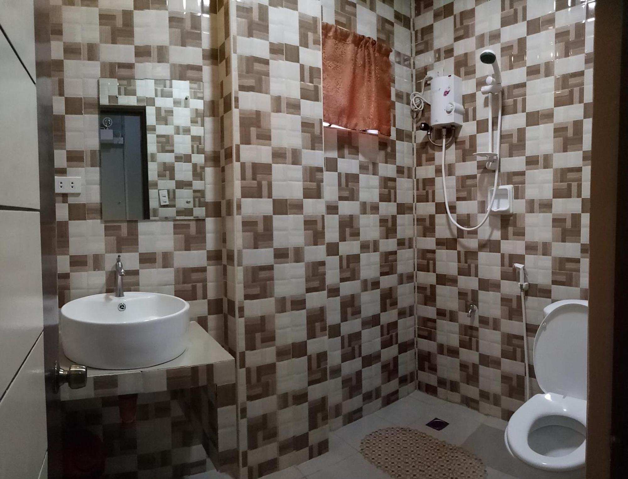 Elizabeth Hotel - Naga Pili  Zewnętrze zdjęcie